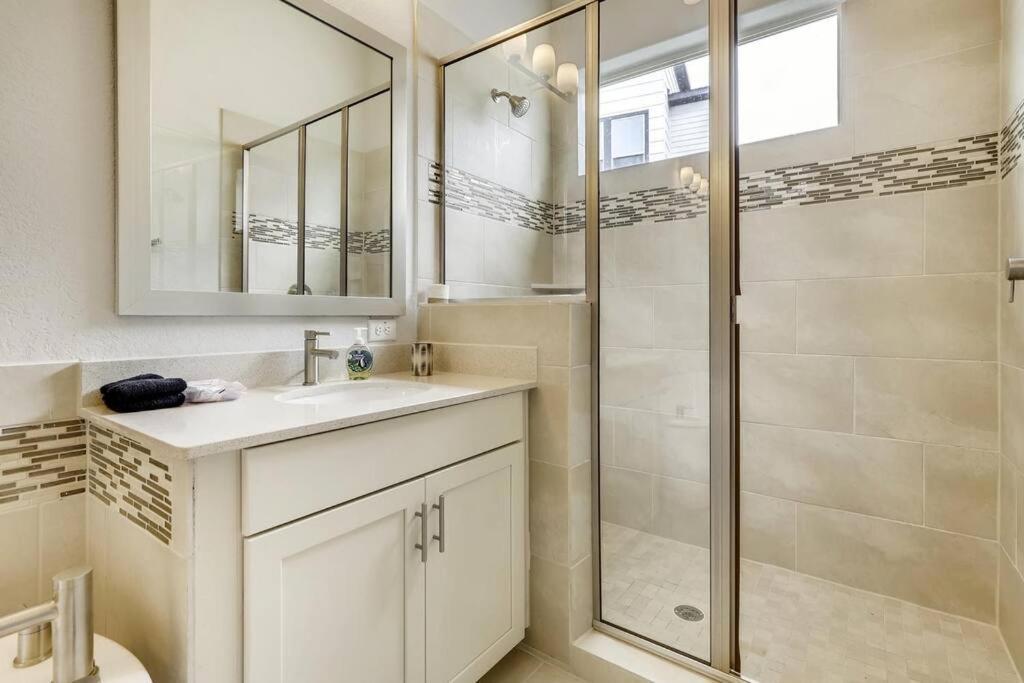Gorgeous 4 Bed Home On St Mary'S - Minutes To Riverwalk/Pearl San Antonio Exterior photo