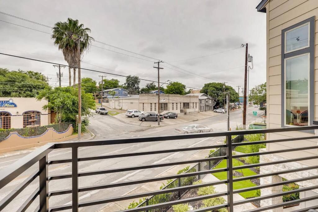 Gorgeous 4 Bed Home On St Mary'S - Minutes To Riverwalk/Pearl San Antonio Exterior photo