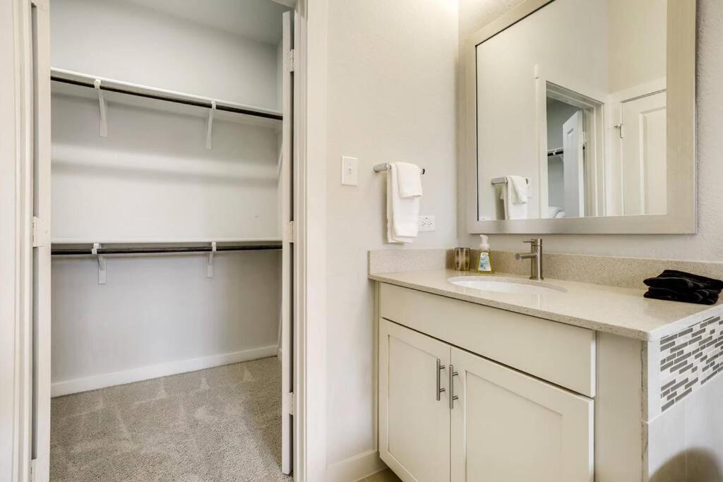 Gorgeous 4 Bed Home On St Mary'S - Minutes To Riverwalk/Pearl San Antonio Exterior photo